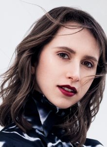 Karoline Weidt zugeschnitten
